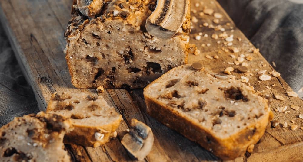 Bananenbrot mit Granola