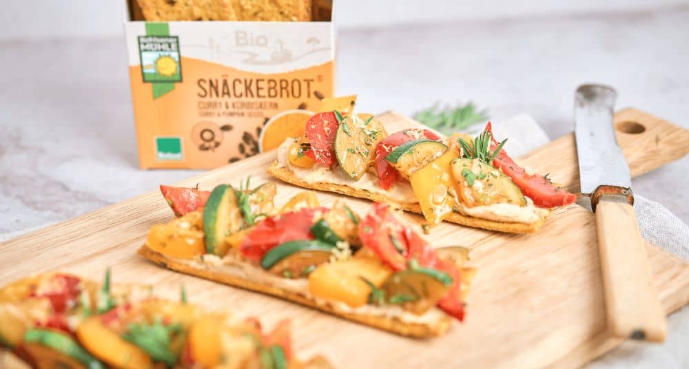Belegtes Snäckebrot mit Grillgemüse