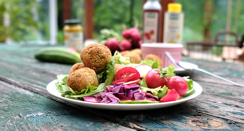 Sommersalat mit Falafel